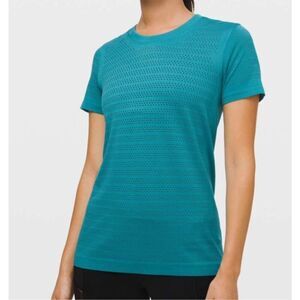 Lululemon Breeze By Short Sleeve Squad in Ice Cave